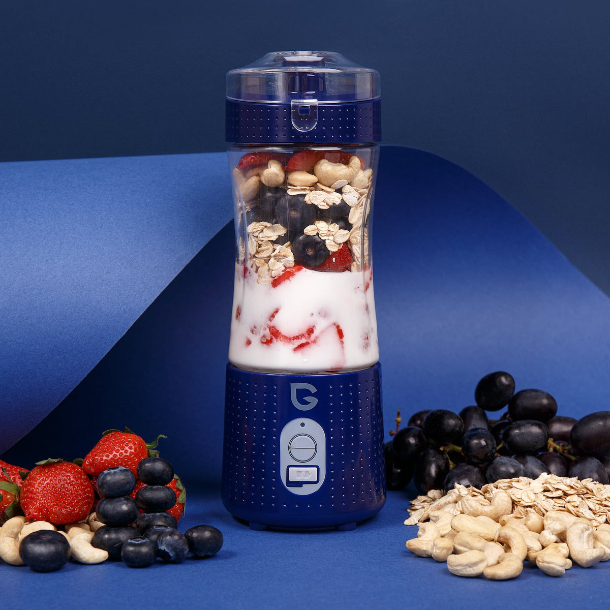 GreenTest portable blender in dark blue